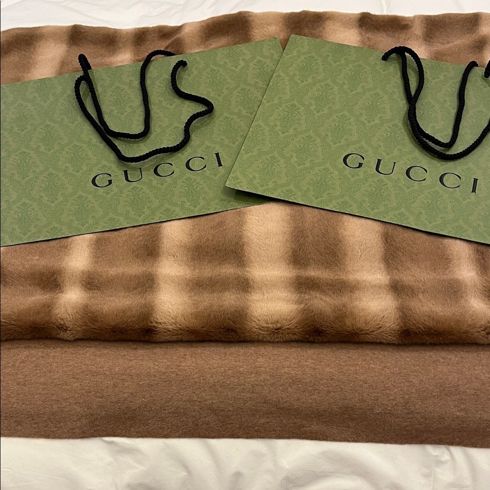 Gucci Green LARGE Logo Paper Shopping Bags with Black Rope Handles